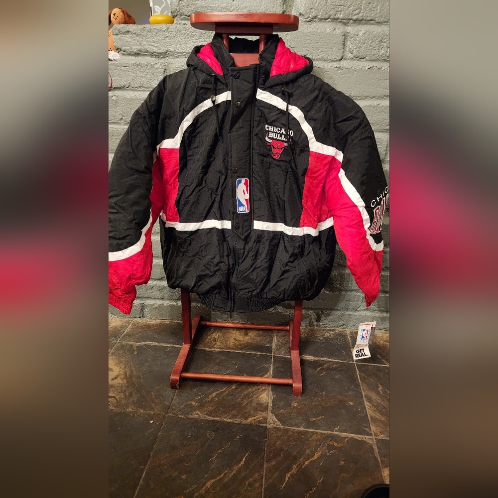 Vintage NOS Official NBA Chicago Bulls Black and Red Jacket 1990s Men's XXL